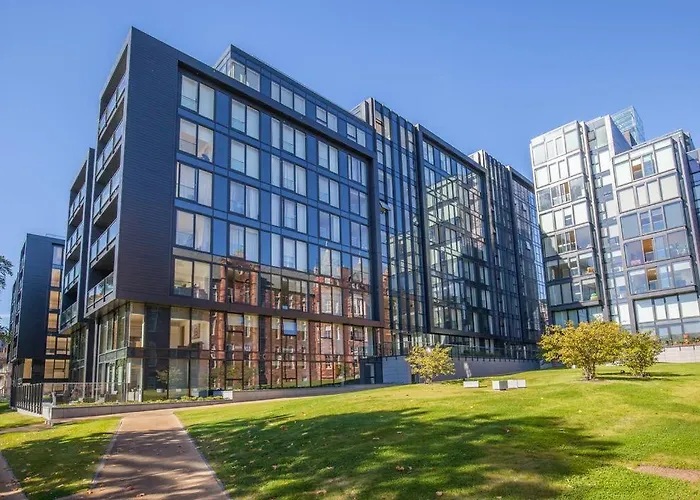 Apartment Quartermile Meadows View 2 Bedroom - With Free Parking *