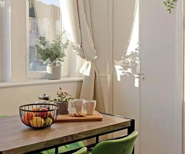 Apartament Cozy With Character Logie Main Door Flat *