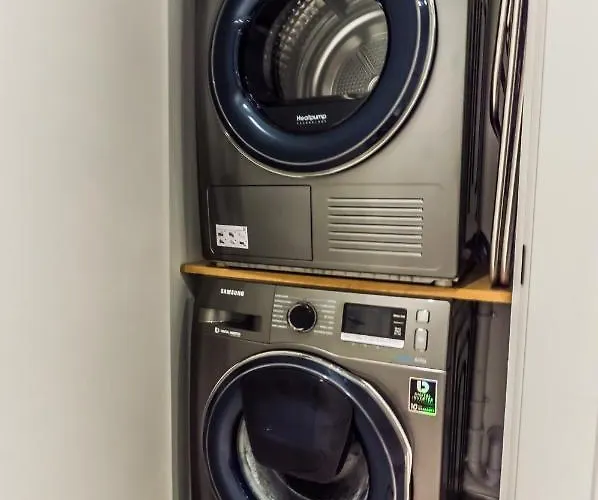 Castle View Luxury 1 Bed * Edinburgh