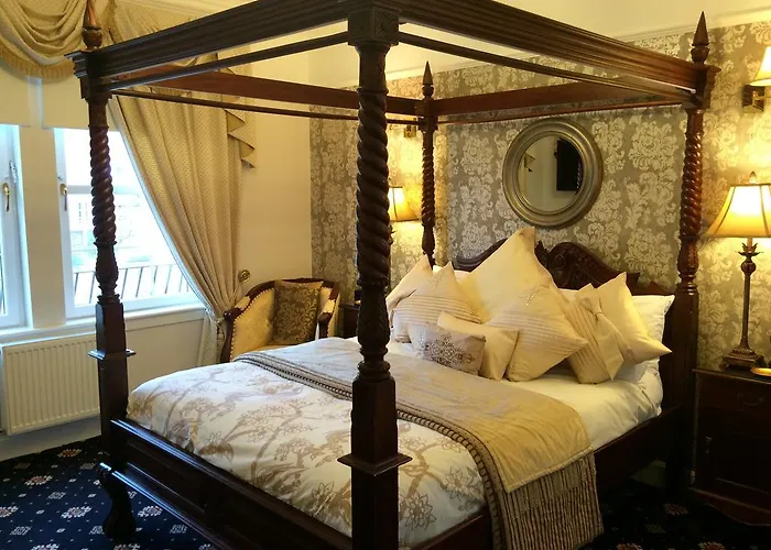 Aaran 4* Edinburgh
