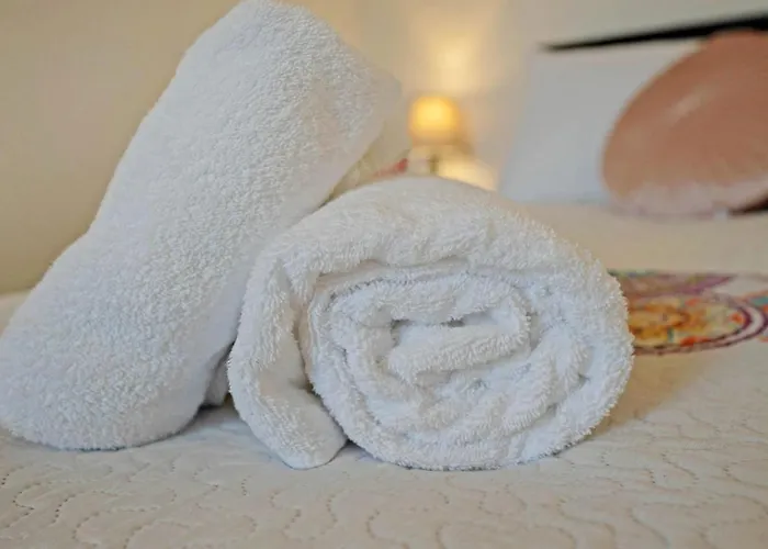 Cozy With Character Logie Main Door Flat *