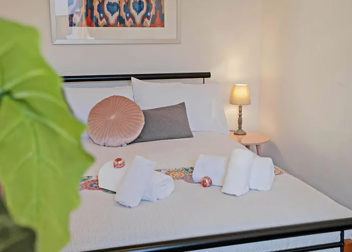 Cozy With Character Logie Main Door Flat * Edinburgh