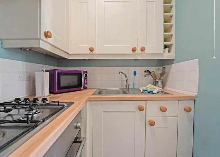 Cozy With Character Logie Main Door Flat *