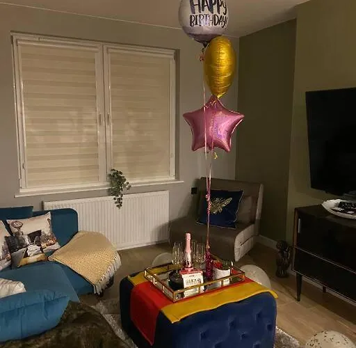 Lovely 3 Bed With Jacuzzi, Close To Airport, Driveway, Wifi Édimbourg