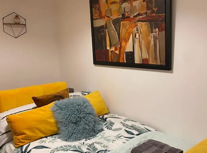 Appartement Lovely 3 Bed With Jacuzzi, Close To Airport, Driveway, Wifi Édimbourg