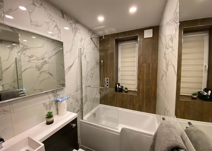 Appartement Lovely 3 Bed With Jacuzzi, Close To Airport, Driveway, Wifi Édimbourg