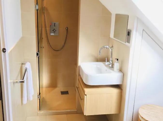 My-canning Street * אדינבורו