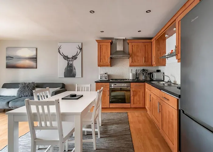 Amazing - Cables Wynd Near The Shore - Free Parking Daire *