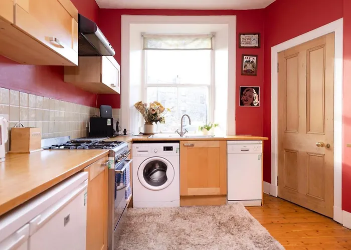 Joivy Old Town 1-bed With Stunning Views