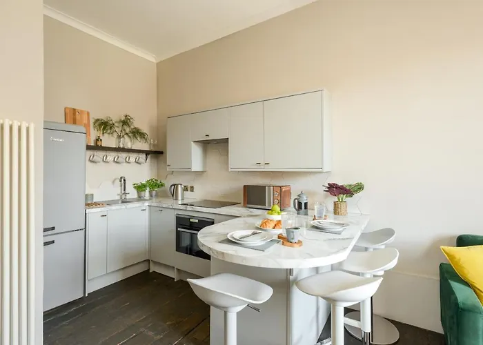 Spacious 2br Leith דירה אדינבורו