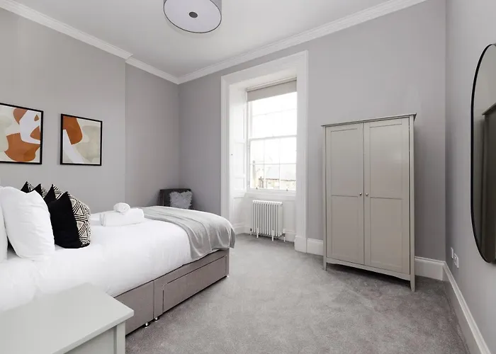 Apartment Joivy Luxurious On Notable George Street Edinburgh