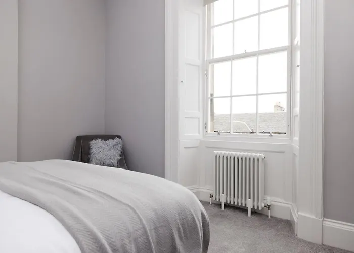 Joivy Luxurious On Notable George Street Edinburgh