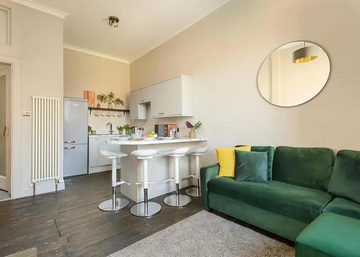 Spacious 2br Leith Edinburgh