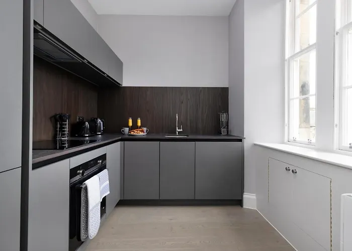 Apartament Joivy Modern In New Town, On Historic George Street