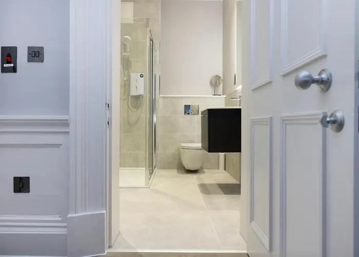 Apartament Joivy Modern In New Town, On Historic George Street Edynburg