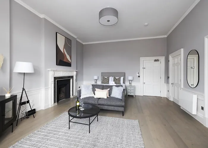 Joivy Modern In New Town, On Historic George Street Edynburg
