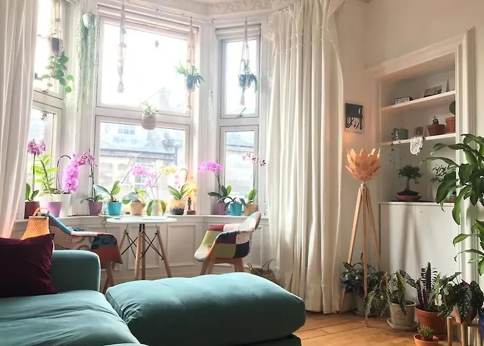 Cosy 2 Bedroom Flat In