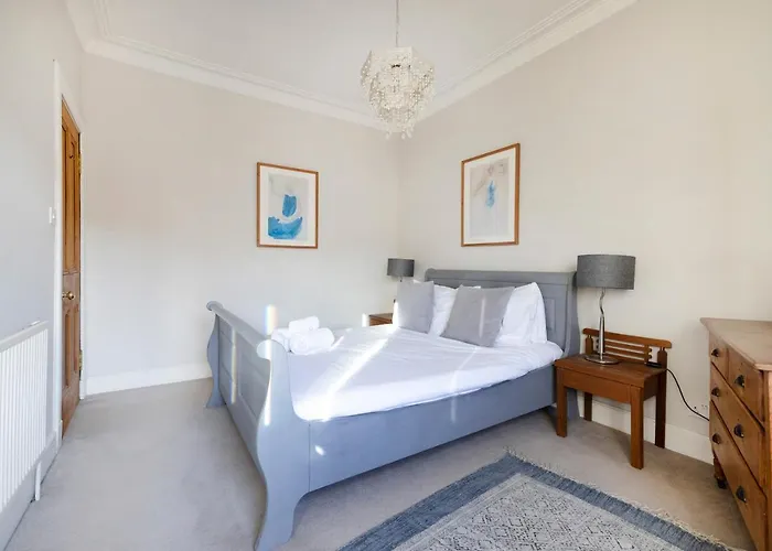 Joivy Old Town 1-bed With Stunning Views شقة *