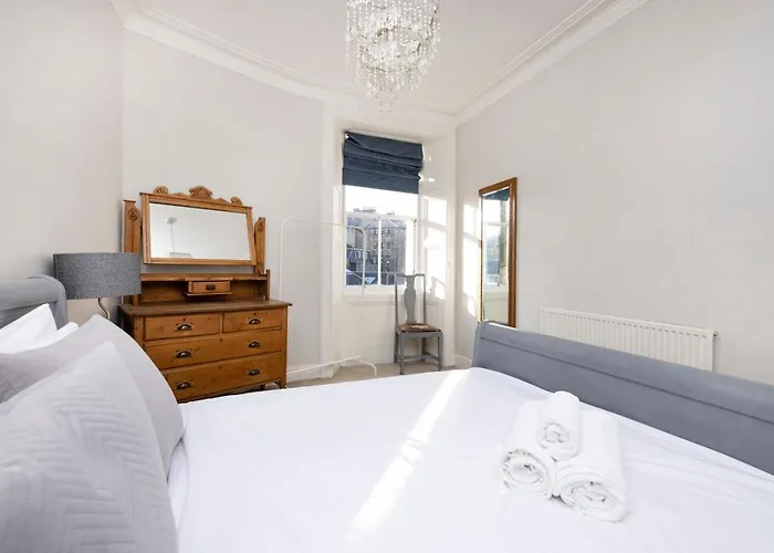 Joivy Old Town 1-bed With Stunning Views شقة *