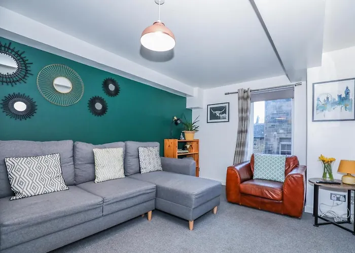 Old Town Gem - Castle Dark History Uni Apartment Edinburgh