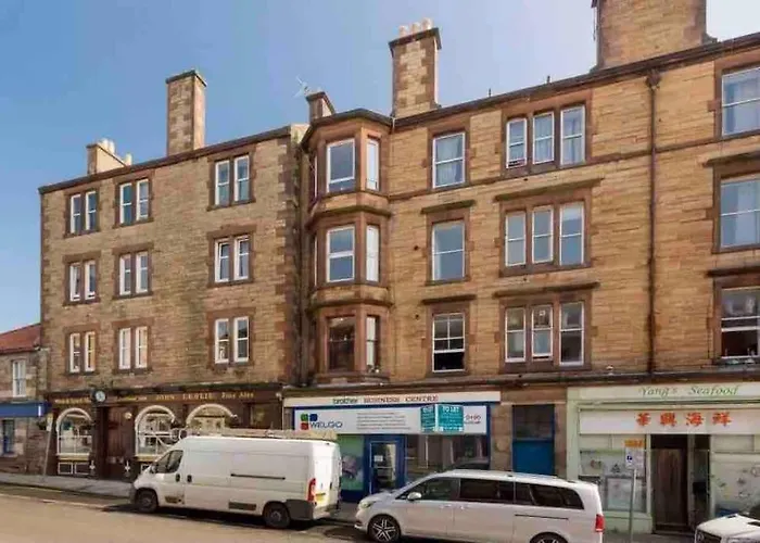 Cosy 2 Bedroom Flat In * אדינבורו