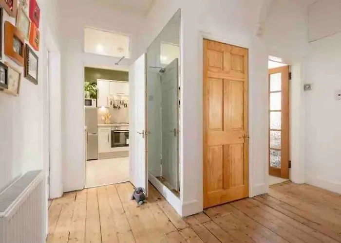 Lejlighed Cosy 2 Bedroom Flat In