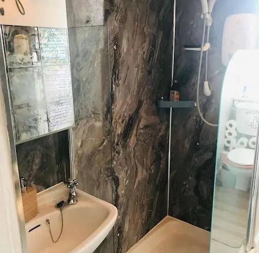 Lejlighed Cosy 2 Bedroom Flat In
