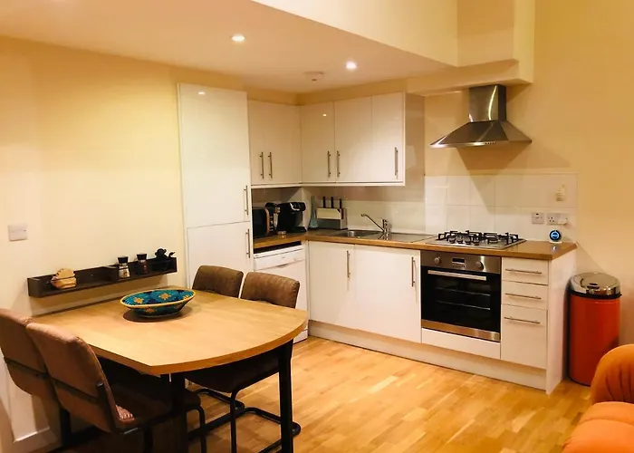 דירה 2 Bed 2 Bath With Private Parking *