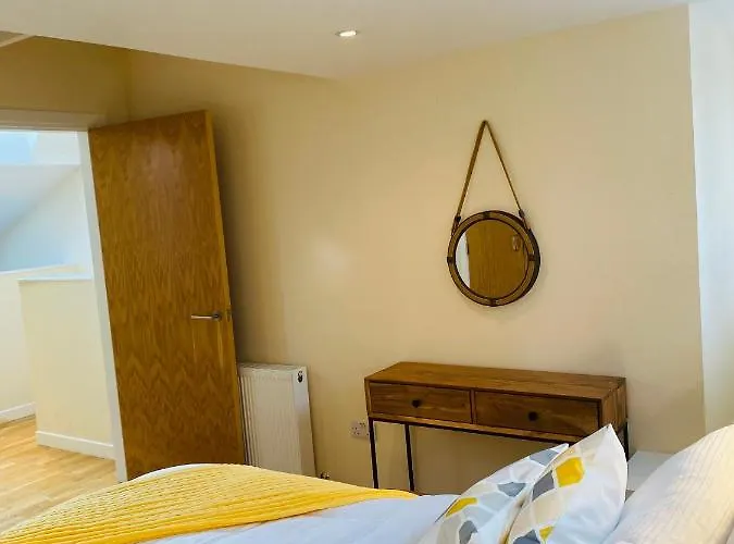 דירה 2 Bed 2 Bath With Private Parking *