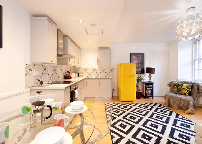 דירה Joivy Charming With Patio Nearby The Castle