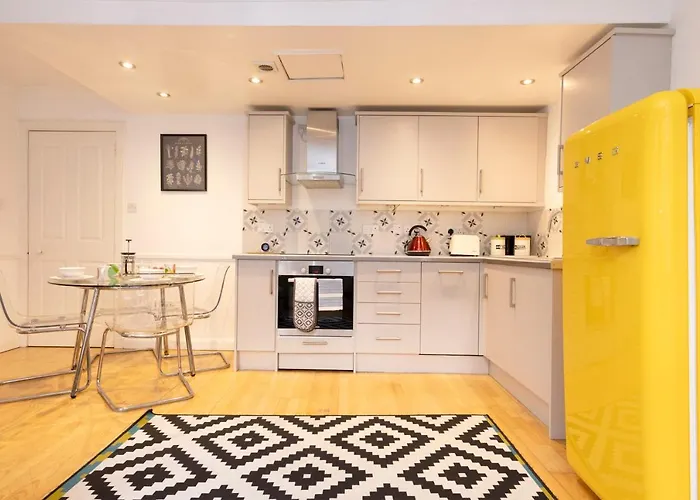 Joivy Charming With Patio Nearby The Castle *