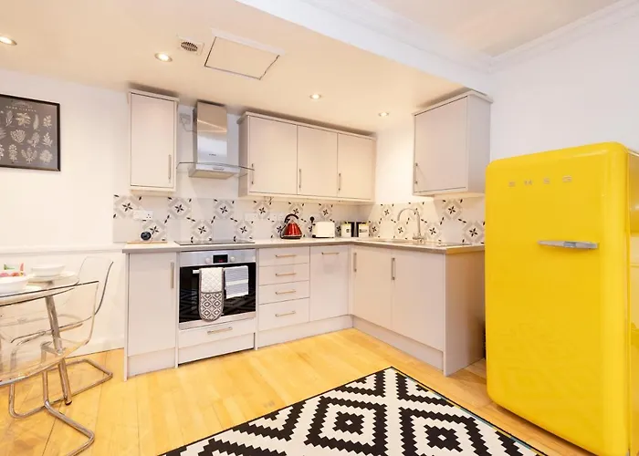 Joivy Charming With Patio Nearby The Castle