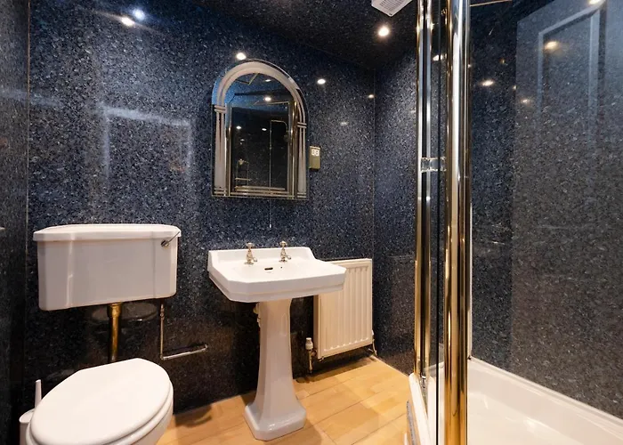 Joivy Charming With Patio Nearby The Castle אדינבורו