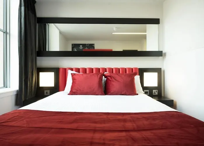 Hub Hub By Premier Haymarket 3* Эдинбург