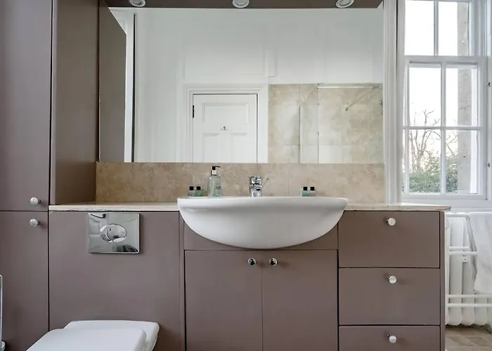 Drylaw House, Grade A Listed Mansion Near Centre Holiday home