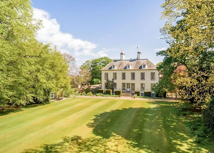 Drylaw House, Grade A Listed Mansion Near Centre Holiday home *
