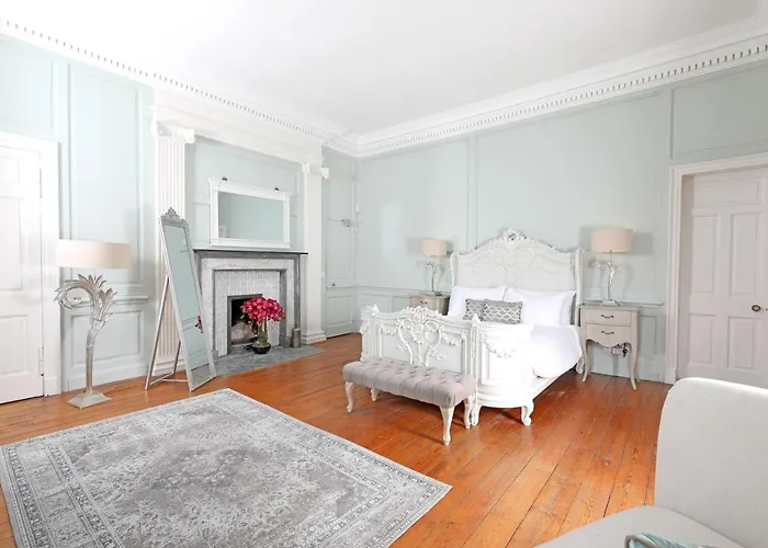 Drylaw House, Grade A Listed Mansion Near Centre Holiday home