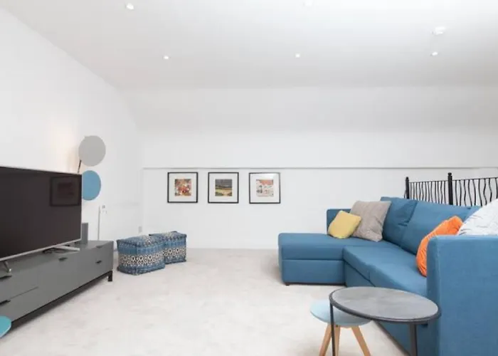 Lägenhet Deluxe Duplex With Garage