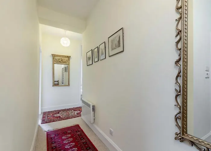 Stunning Panoramic Views: Heart Of The Royal Mile Apartmán