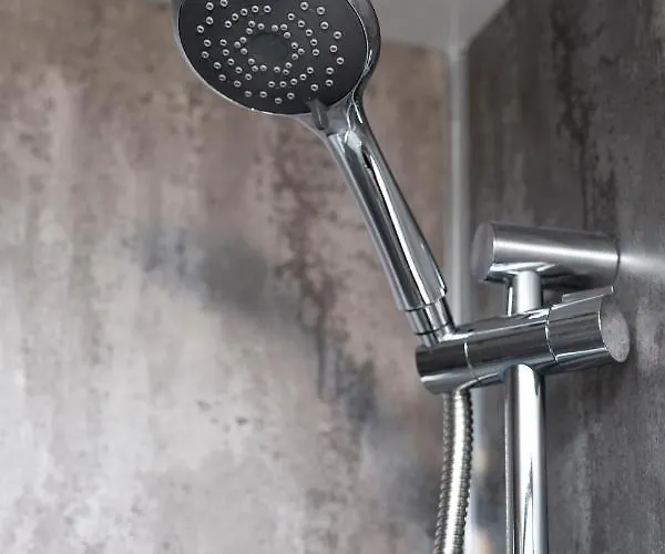 48 Gilmore Place Residences מלון *