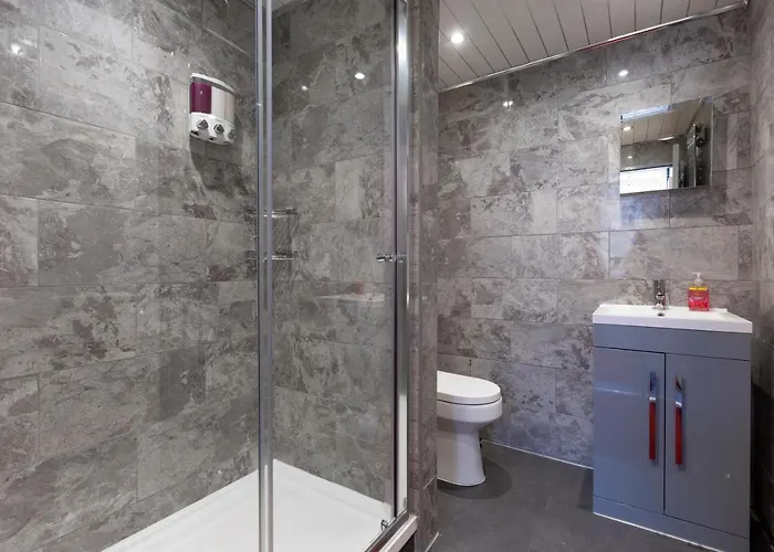 מלון 48 Gilmore Place Residences