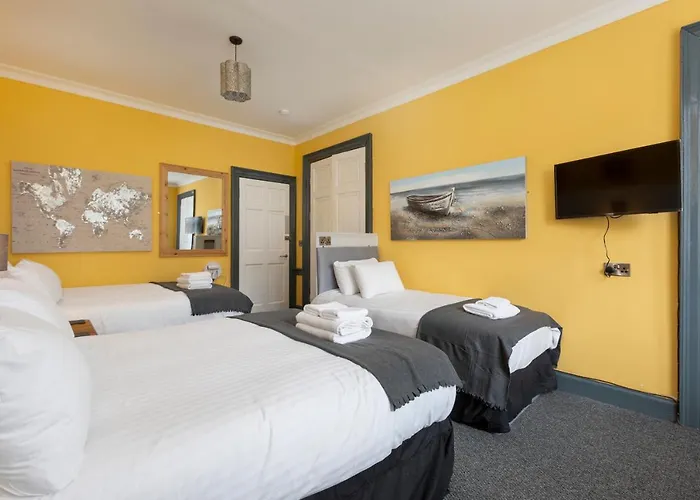 48 Gilmore Place Residences * אדינבורו