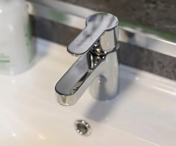 48 Gilmore Place Residences מלון *