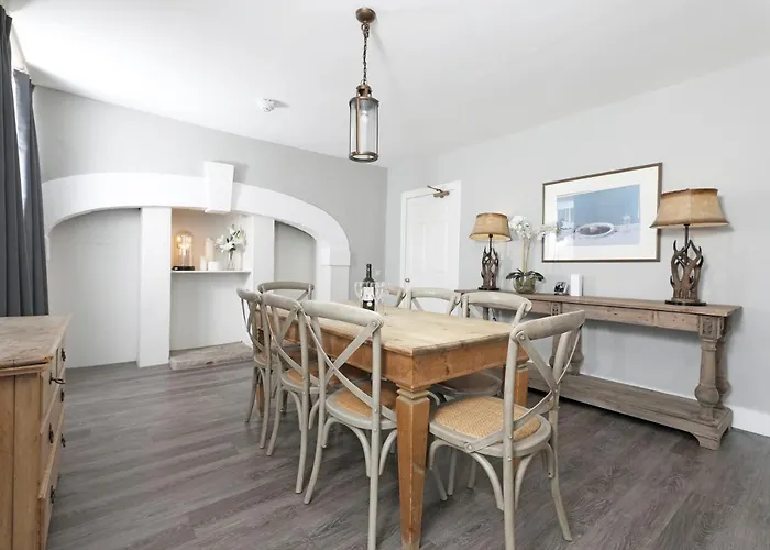 Drylaw House, Grade A Listed Mansion Near Centre Holiday home