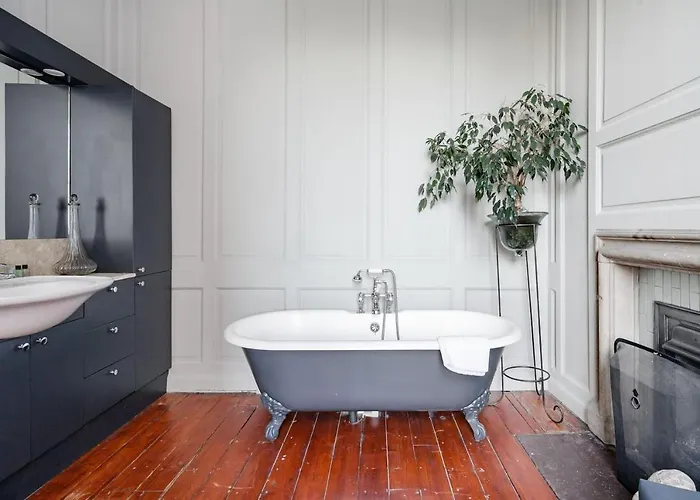 Drylaw House, Grade A Listed Mansion Near Centre Holiday home Edinburgh