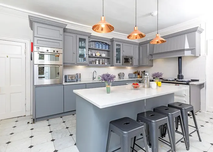 Drylaw House, Grade A Listed Mansion Near Centre Holiday home