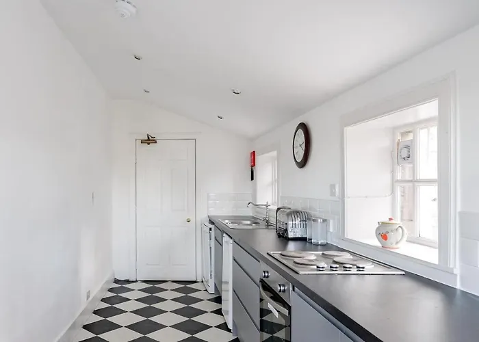 Drylaw House, Grade A Listed Mansion Near Centre Holiday home *