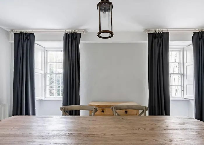 Drylaw House, Grade A Listed Mansion Near Centre Holiday home