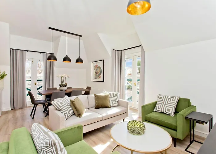 Newly Reno'd 2 Bed With Free Parking Édimbourg