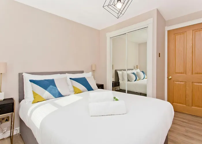 Newly Reno'd 2 Bed With Free Parking Appartement *